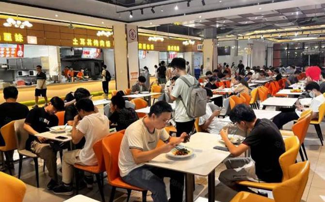 寫字樓食堂承包服務(wù)：為員工提供更健康、安全的飲食環(huán)境